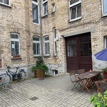 Appartement "Nina"Im Dachgeschoss, Inklusive Parkplatz Halle  ภายนอก รูปภาพ